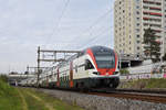 RABe 511 017 fährt Richtung Bahnhof SBB.