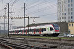 RABe 521 015, auf der S1, fährt zum Bahnhof Pratteln.