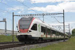 RABe 521 024, im Einsatz auf der Strecke Basel SBB - Flughafen Zürich Kloten, fährt Richtung Bahnhof SBB.