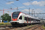 RABe 521 028, auf der S3, verlässt den Bahnhof Pratteln.