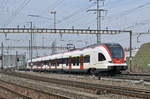 RABe 522 205, auf der S3, fährt zum Bahnhof Pratteln.