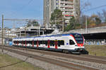 RABe 523 009, auf der S1, fährt Richtung Bahnhof Muttenz.