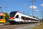 RABe 523 003, auf der S3, verlässt den Bahnhof Dornach.