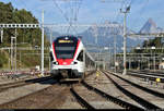 RABe 523 064 (Stadler FLIRT) der Stadtbahn Zug (SBB) als S2 von Flüelen (CH) nach Rotkreuz (CH) erreicht den Bahnhof Arth-Goldau (CH) auf Gleis 6.
Aufgenommen am Ende des Bahnsteigs 6/8.
[20.9.2019 | 17:27 Uhr]