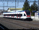 SBB - Triebzug RABe 523 010 bei der einfahrt in den Bahnhof von Rothrist am 18.04.2022