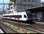 SBB - Triebzug RABe 523 060 bei der einfahrt im Bhf. Lausanne am 09.07.2023