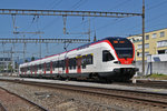 RABe 523 050, auf dem RE nach Luzern, verlässt den Bahnhof Zofingen.