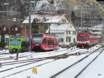 bls - Triebzge RABe 525 003-0 und RABe 526 281-9 und Triebwagen RBDe 4/4 566 225-9 abgestellt in Burgdorf am 30.01.2010