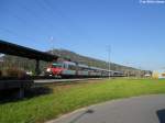 Ein Domino mit dem schiebenden ABt 50 85 39-43 807-9 (schiebender RBDe 560 226-3, ex RBDe 560 042-4 ''Saint Gingolph'') erreicht am 4.10.2011 Oensingen als Regio 6866 nach Lommiswil.