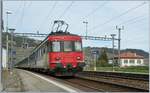 Der SBB RBe 540 009-8 schiebt bei Cully einen RE Richtung St-Maurice.