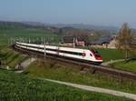 Der RABDe 500 023 als ICN nach St. Gallen am 08.04.2017 unterwegs bei Gossau.