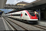 RABDe 500 005-9  Heinrich Pestalozzi  als IC 672 (IC 21) von Lugano (CH) nach Basel SBB (CH) steht im Bahnhof Bellinzona (CH) auf Gleis 1.
[20.9.2019 | 10:02 Uhr]