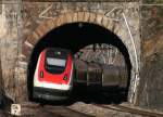 RABDe 500 *** als IC 670 (Lugano-Basel SBB) verschwindet im 64m langen Giustiziatunnel 30.12.10