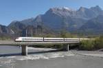 ICN Chur-Basel am 09.04.11 auf der Rheinbrcke bei Bad Ragaz