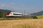 Am 25.Juli 2013 war RABDe 500 015 als ICN zwischen Sissach und Tecknau auf dem Weg Richtung Olten.