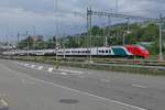 Blick auf den italienisch beklebten Teil von RABe 501 004-2, abgestellt am 24.08.2018 im Bahnhof von Rorschach.