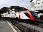 SBB - Triebzug RABe 94 85 0 502 008-7 im Bahnhof Lausanne am 25.09.2017
