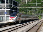 SBB - ETR 503 022-8 bei der ausfahrt aus dem Bahnhof Brig am 18.05.2018