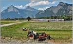 RE4873 nach Chur zwischen Bad Ragaz und Maienfeld mit Gonzen, Gauschla und Regitzerspitz im Hintergrund.