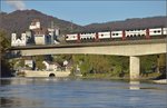 Ein Kiss der SBB auf der Aarebrücke der Neubaustrecke vor Aarburg.