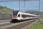 RABe 521 013, auf der S3, verlässt den Bahnhof Gelterkinden.