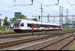 RABe 521 023 (Stadler FLIRT) der Regio-S-Bahn Basel (SBB) als S1 von Frick (CH) nach Basel SBB (CH) verlässt den Bahnhof Pratteln (CH).
Aufgenommen von der Güterstrasse.
[10.7.2018 | 11:33 Uhr]