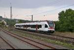 Nachschuss auf RABe 521 204 (Stadler FLIRT) der SBB GmbH (SBB) als SBB87700  Seehas  von Konstanz nach Engen, der den Bahnhof Welschingen-Neuhausen auf der Bahnstrecke Offenburg–Singen