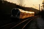 Sonnenaufgang am Bodensee bei Hegne (KBS 720) am 16. November 2007. Der RABe 526 655 ist auf dem Weg von Konstanz nach Engen.