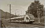 Léman Express Nostalgie: Der SBB LEX RABe 522 225 und ein weiterer verlassen auf ihrer Fahrt von Coppet nach Annecy den Bahnhof Pringy und fahren dabei am nun bereits wieder  zurückgefallen  Ausfahrsignal  2  vorbei. 

13. Februar 2020