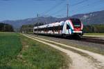 Léman Express.
SBB LEX RABe 522 212 in ungewohnter Umgebung unterwegs bei Deitingen am 14. April 2020.
Foto: Walter Ruetsch