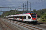 RABe 523 056, auf der S1, fährt zum Bahnhof Möhlin.