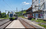 TransN RABe 523 075 als RE Neuchâtel - Le Locle erreicht am 17. Mai 2020 den Bahnhof Les Hauts-Geneveys. Die Spitzmaus am Getreidesilo ist wohl schon eine Weile arbeitslos.