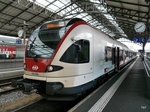 SBB - Triebzug RABe 523 058-1 im Bahnhof Lausanne am 04.06.2016
