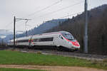 ETR 503 014-7 fährt Richtung Bahnhof Gelterkinden. Die Aufnahme stammt vom 04.01.2021.