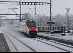 SBB - ETR 610 106 bei der durchfahrt im Bhf. Münsingen am 02.12.2023