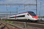 ETR 610 durchfährt den Bahnhof Muttenz. Die Aufnahme stammt vom 11.04.2016.