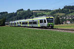 BLS: S 6 Langenthal-Luzern bei Rohrbach am 7. August 2017 mit zwei RABe 525 NINA, interessanterweise mit neuem und altem Anstrich.
Foto: Walter Ruetsch