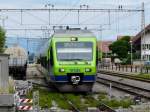 bls - NINA Triebwagen RABe 525 029-5 bei der einfahrt in den Bahnhof Kerzers am 25.06.2011 ..