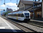 SBB - Triebzug RABe 526 726-5 bei der einfahrt im Bahnhof von St. Margrehten am 08.07.2022