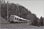 Die beiden BLS  Lötschberger  535 118 und 124 sind im noch schattigen Simmental als Regionalzug 6817 von Bern nach Zweisimmen kurz nach Weissenburg unterwegs.

12. Januar 2020