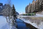 Trubschachen im Emmental: Der  Lötschberger  121 kommt aus Luzern. 6.Januar 2017. 