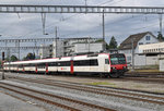 NPZ RBDe 560 Domino, auf der S8, fährt beim Bahnhof Zofingen ein.