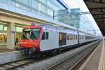 Doppeltraktion der beiden letzten NPZ: RBDe 561 173-6 am Schluss der Ersatz S26 7067 in Aarau, 30.01.2014.