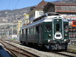 Die SBB BDe 4/4 Nr. 1643  Wyländerli  kam mit 2 Waggons vor kurzer Zeit von Winterthur her in Vevey an. Nach der Ankunft wurde sie von den Waggons abgekuppelt und war ein Stück weitergefahren. Dann musste das  Wyländerli  die Fahrtrichtung wechseln und auf Gleis 4 bis zu einer Weiche weiterfahren. Dort musste sie wieder die Fahrtrichtung wechseln und fährt im Bild unter wolkenlosen blauem Himmel zurück zu den Waggons. Der Extrazug wird wegen Platzmangel anschliessend auf ein Abstellgleis abgestellt, damit dann der Dampfextrazug Lyss- Brig Platz hat.
Samstag, 8. April 2017

  