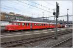 Der Churchill-Pfeil erreicht Zürich HB mit einer Gesellschaft an Bord.