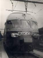 Der SBB Trans Europ Express Rae ganz am Anfang, in September 1961 in Paris, Gare de Lyon.