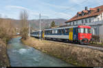 Nach einem Kabelbrand am normalerweise eingesetzten Domino-Triebwagen der SBB ist bei der OeBB seit dem 23. Januar 2018 der Ersatzpendel bestehend aus dem DSF RBe 540 074, dem OeBB AB 507 und dem DSF ex-BLS BDt 911 im Einsatz. Da die SBB derzeit selbst unter Fahrzeugknappheit leidet, kann dieser Zustand auch noch ein paar Tage andauern.<br>
Am 25. Januar 2018 verlässt der Zug die Haltestelle Thalbrücke in Richtung Oensingen.