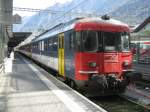 Doppel RBe Pendel (9-teilig, vorne im Bild RBe 540 060, auf der anderen Seite 027) mit Ersatzzug zum IC 574 in Chur, 10.04.2011.