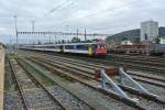 Wegen Bauarbeiten im Heitersbergtunnel werden umlaufbedingt mehr Pendel bentigt. Diese werden mit lterem Rollmaterial gefhrt. Im Bild ist ein Doppel RBe Pendel, vorne der RBe 540 034-6, als IR 2112 bei Einfahrt in Solothurn, 02.03.2014.