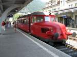 Roter Pfeil der Oensingen-Balsthal-Bahn RBe 2/4 (ex SBB RBe 2/4 1007) in Interlaken West.